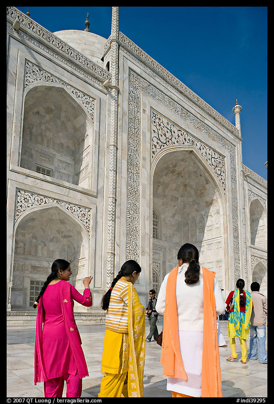 Women in colorful Shalwar suits, Taj Mahal. Agra, Uttar Pradesh, India