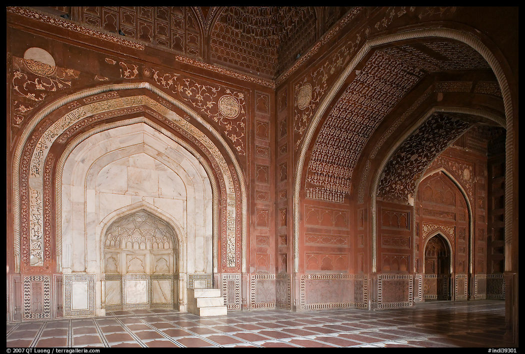 Side sanctuary of Taj Mahal masjid. Agra, Uttar Pradesh, India