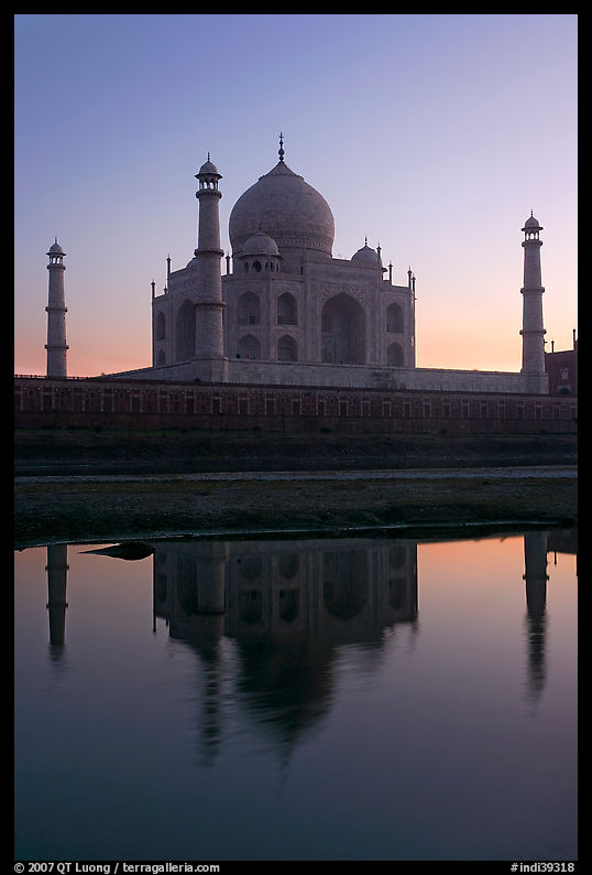 Taj Mahal and Yamuna River at sunset. Agra, Uttar Pradesh, India