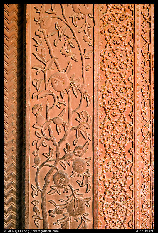 Intricate carvings on the Rumi Sultana building. Fatehpur Sikri, Uttar Pradesh, India