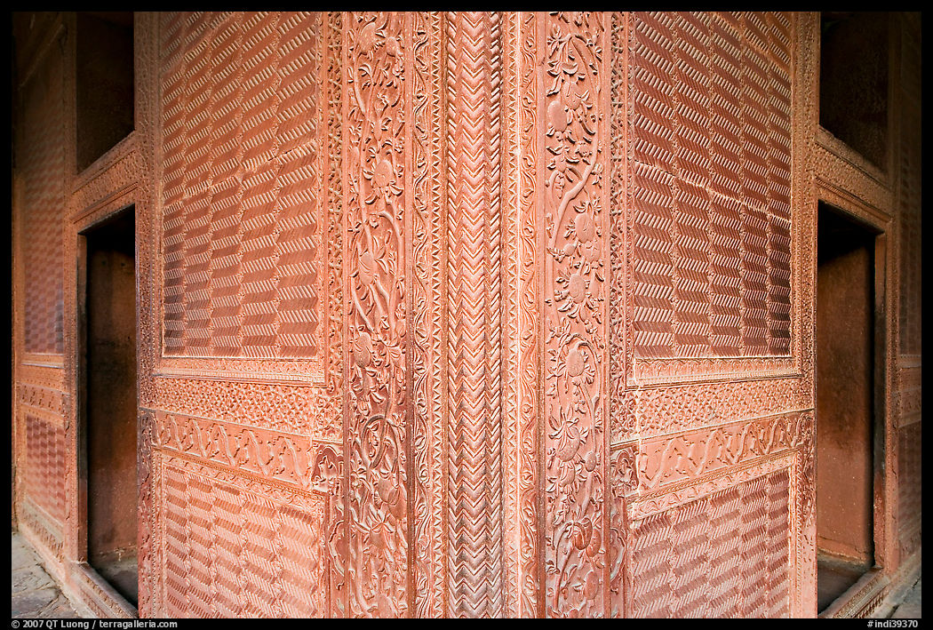 Rumi Sultana, entirely covered with carvings. Fatehpur Sikri, Uttar Pradesh, India