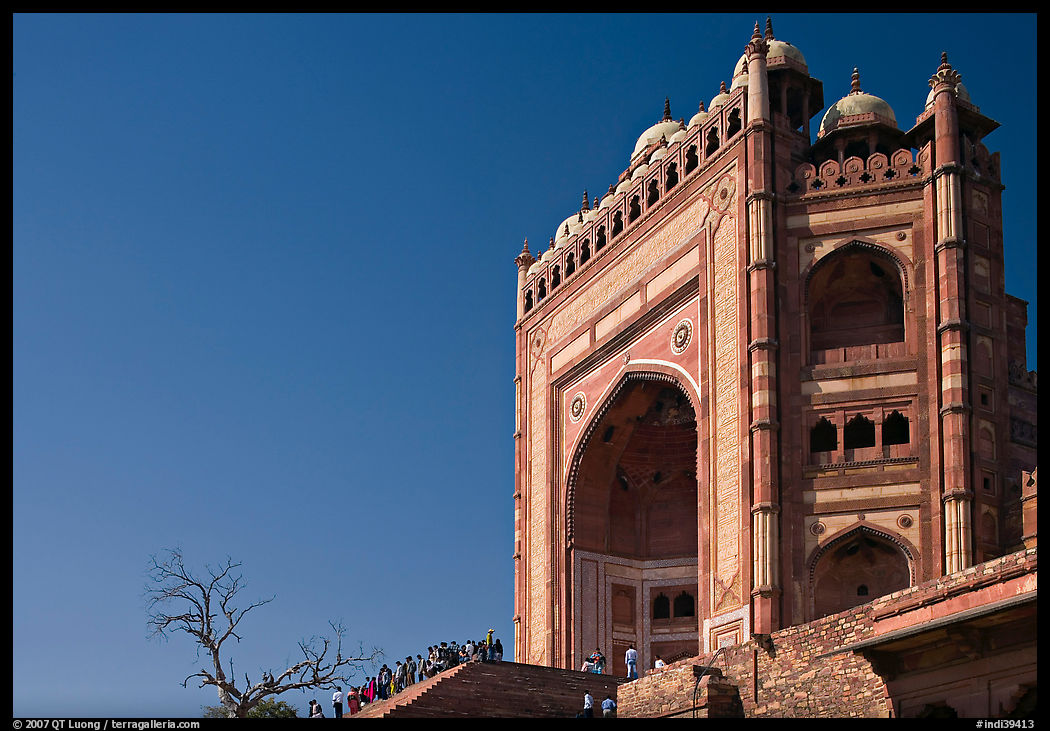 Buland Darwaza, 54m-high victory gate, Dargah mosque. Fatehpur Sikri, Uttar Pradesh, India