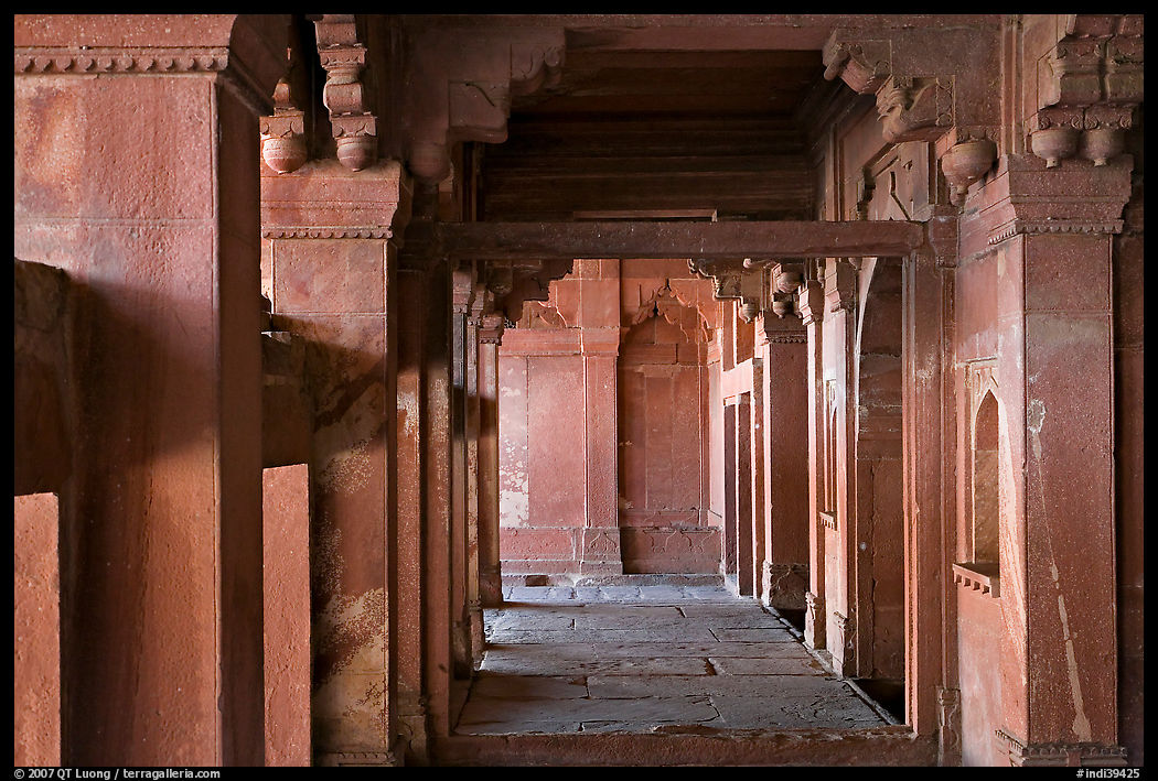 Corridor. Fatehpur Sikri, Uttar Pradesh, India