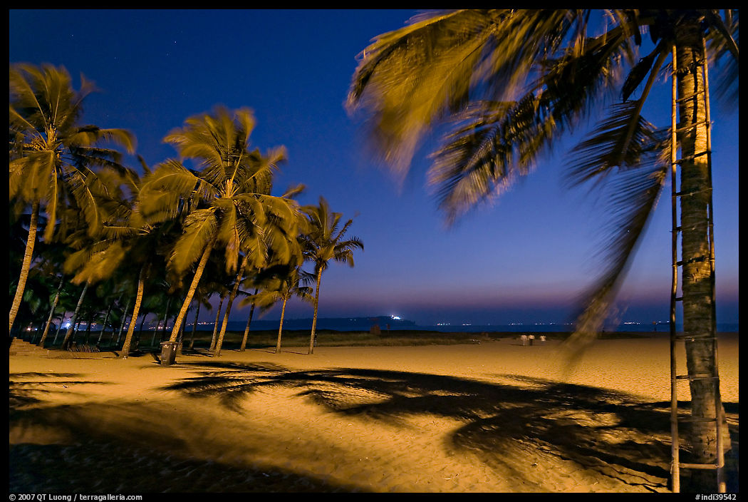 Miramar Beach at twilight. Goa, India