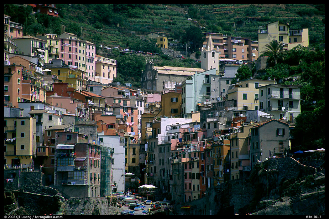 Jumble of houses, Riomaggiore. Cinque Terre, Liguria, Italy