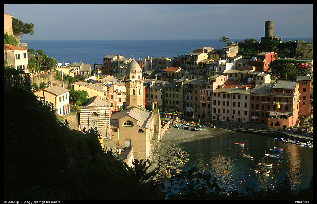 Harbor and Castello Doria (11th century), late afternoon, Vernazza. Cinque Terre, Liguria, Italy