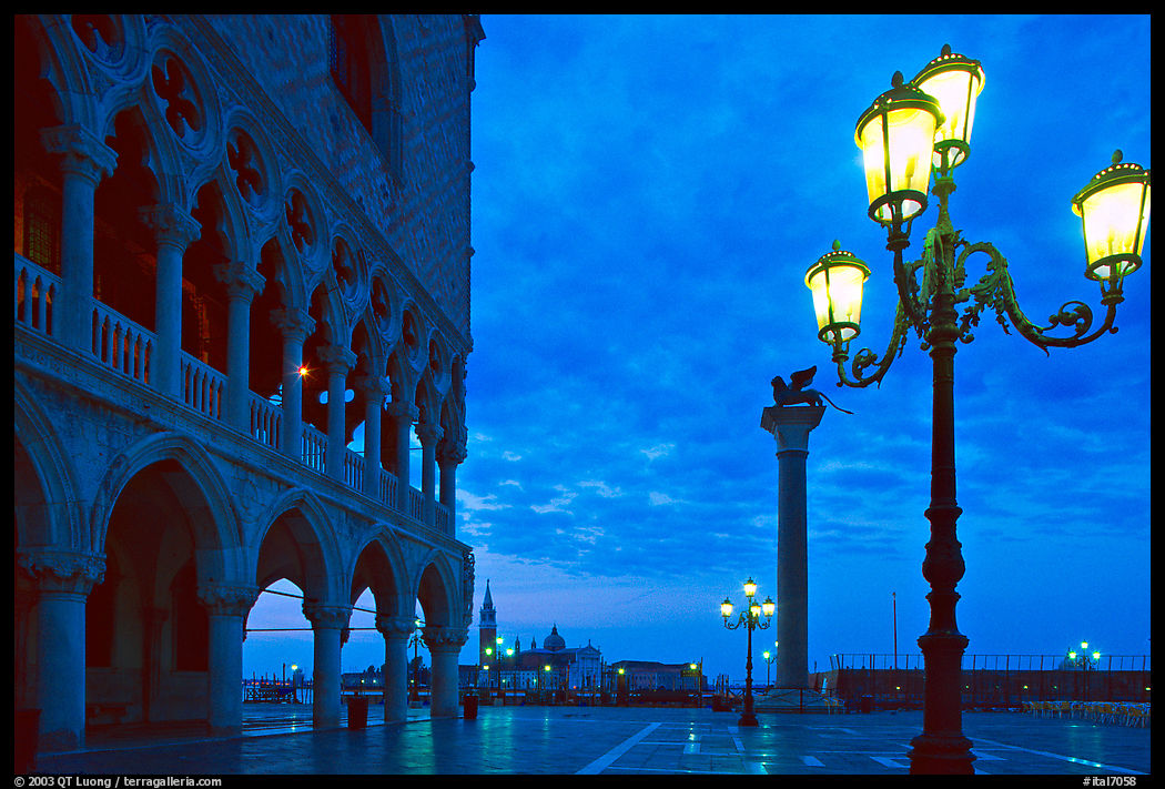 Lamp, column with Lion, Piazza San Marco (Square Saint Mark) at dawn. Venice, Veneto, Italy
