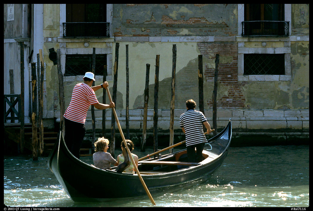 Traghetto crossing. Venice, Veneto, Italy