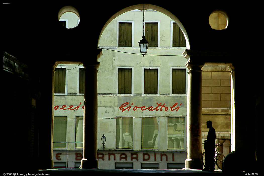 Arcades, Basilica Paladiana, Piazza dei Signori. Veneto, Italy