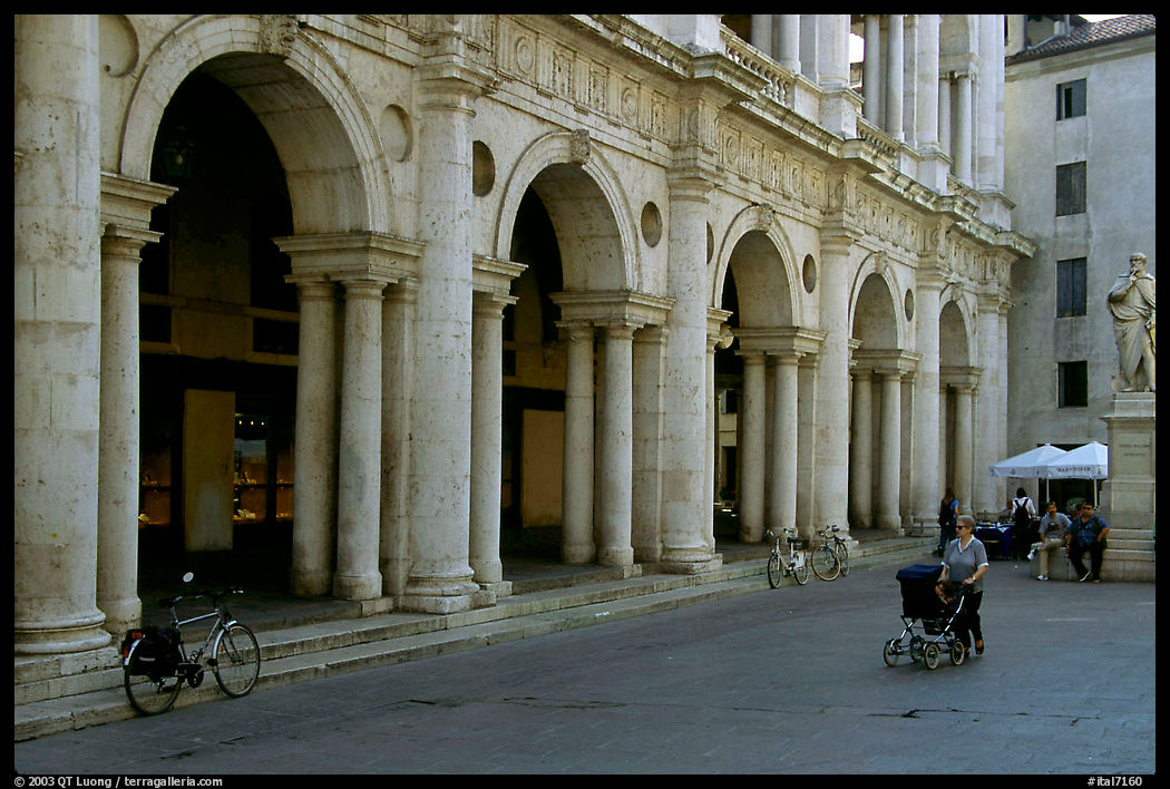 Arcades, Basilica Paladiana, Piazza dei Signori. Veneto, Italy