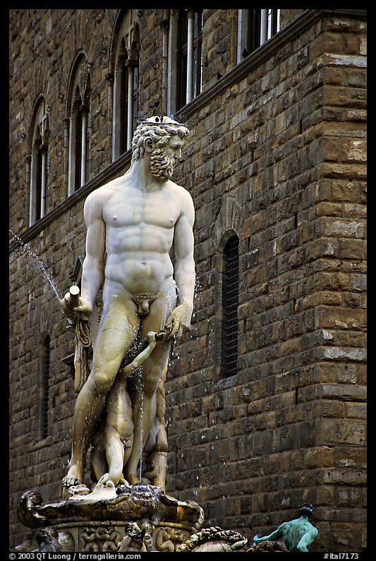Fontana di Nettuno (Fountain of Neptune) in front of palazzo Vecchio. Florence, Tuscany, Italy