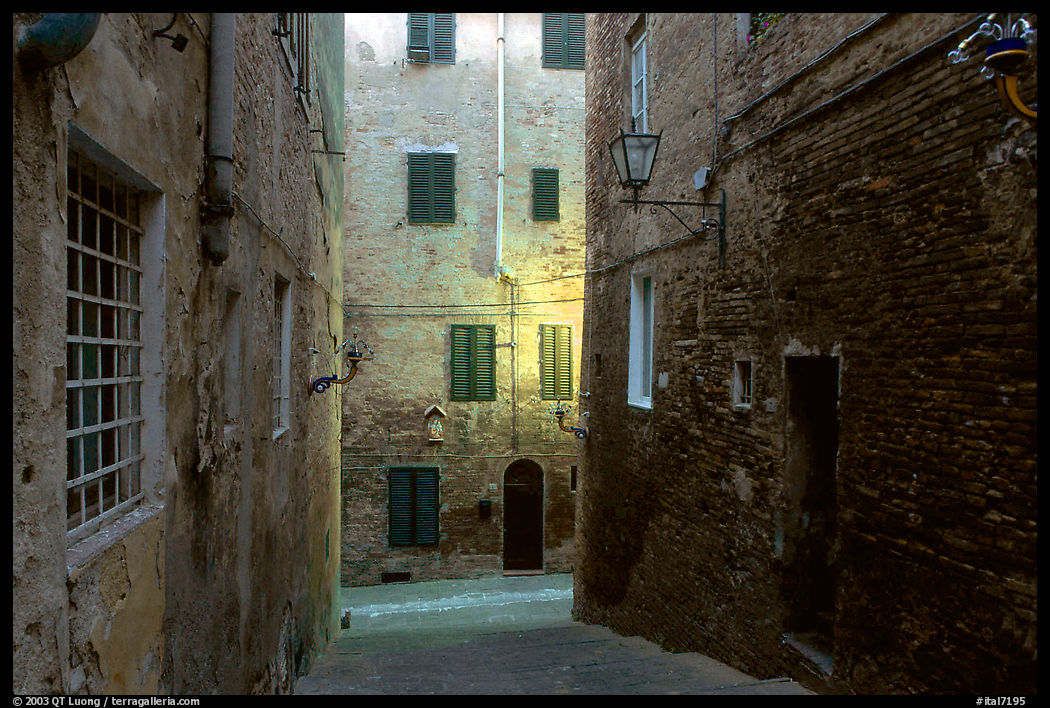 Narrow streets at dawn. Siena, Tuscany, Italy