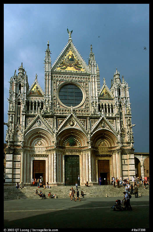 Facade of the Duomo, afternoon. Siena, Tuscany, Italy