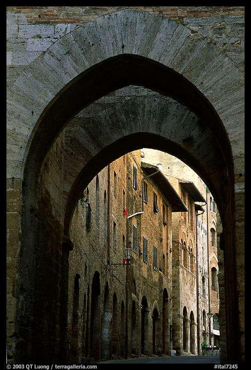 Arch and street. San Gimignano, Tuscany, Italy