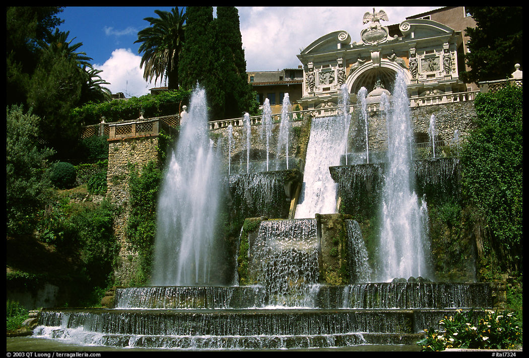 Largest fountain in the gardens of Villa d'Este. Tivoli, Italy