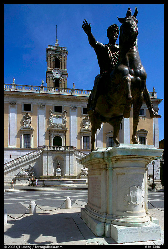 Equestrian status of Marcus Aurelius in front of the Palazzo Senatorio. Rome, Lazio, Italy