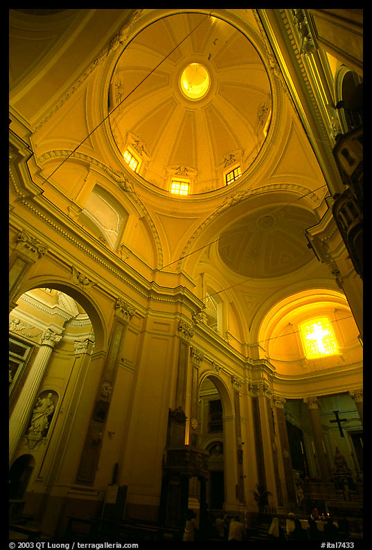 Interior of Chiesa di San Giorgio Maggiore. Naples, Campania, Italy