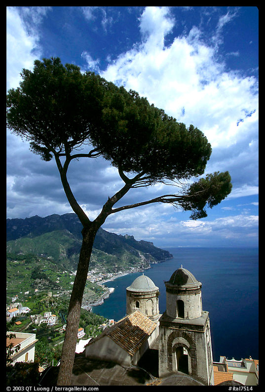 Spectacular view on the Gulf from the terraces of Villa Rufulo, Ravello. Amalfi Coast, Campania, Italy