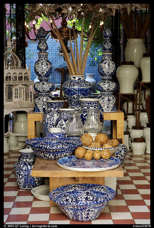 Ceramic pieces for sale in a gallery, Tlaquepaque. Jalisco, Mexico