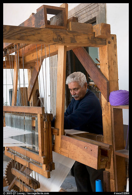 Traditional weaver, Tlaquepaque. Jalisco, Mexico