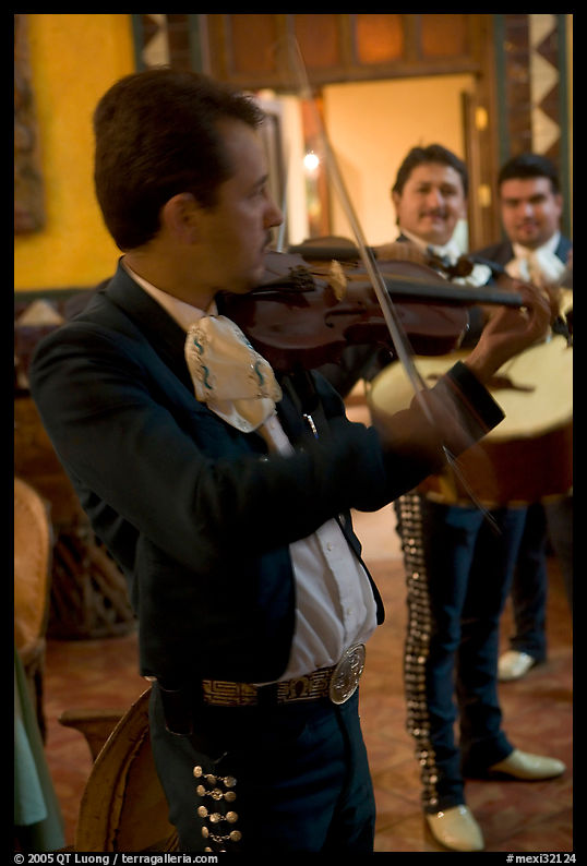 Mariachi violonist, Tlaquepaque. Jalisco, Mexico