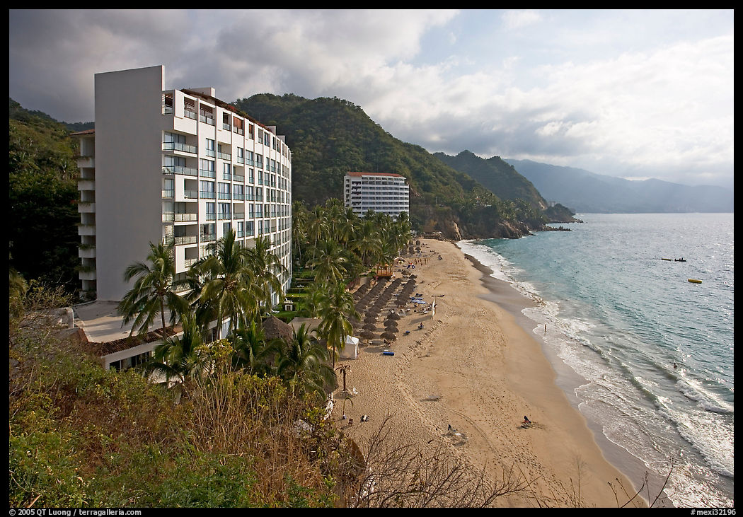 Resort building and beach, Puerto Vallarta, Jalisco. Jalisco, Mexico