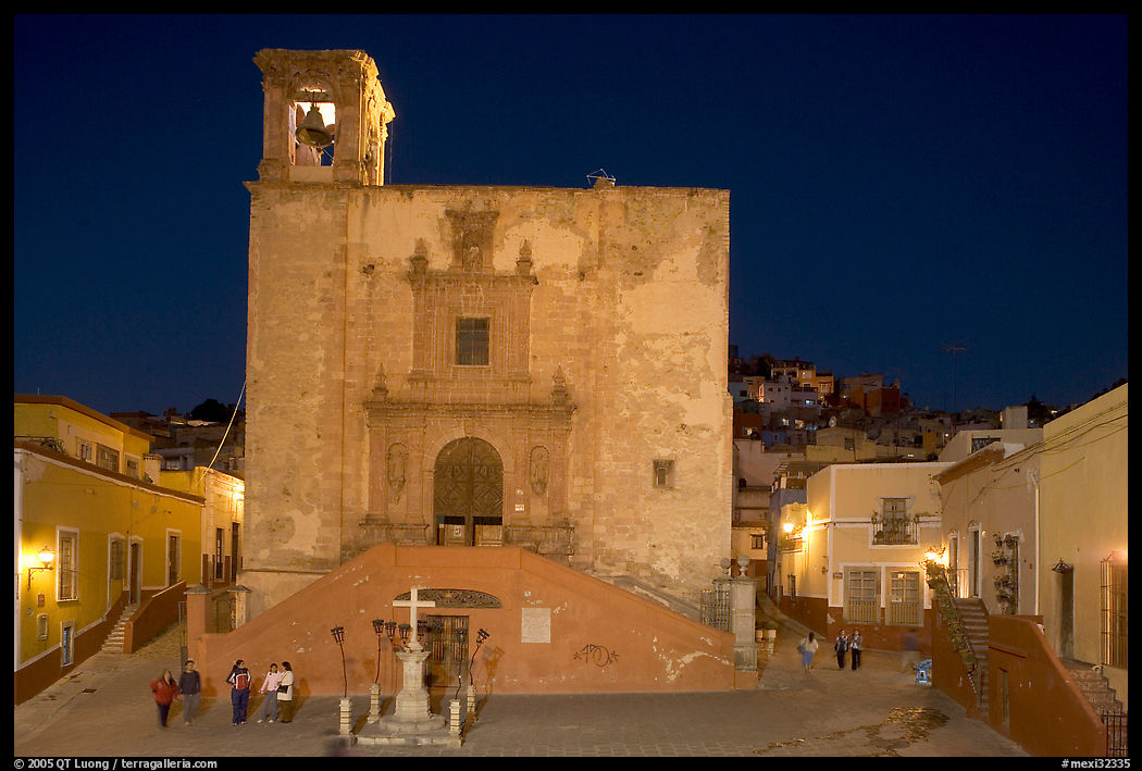 Plaza and church San Roque at night. Guanajuato, Mexico