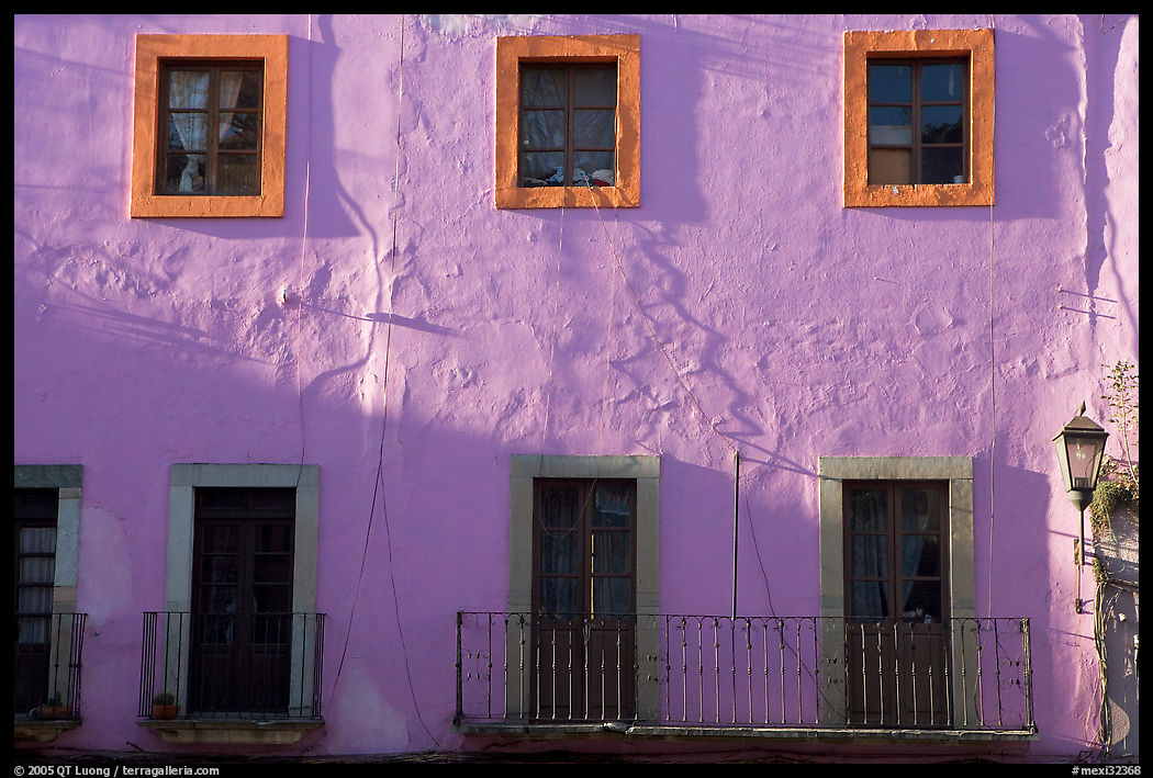 Pink facade. Guanajuato, Mexico