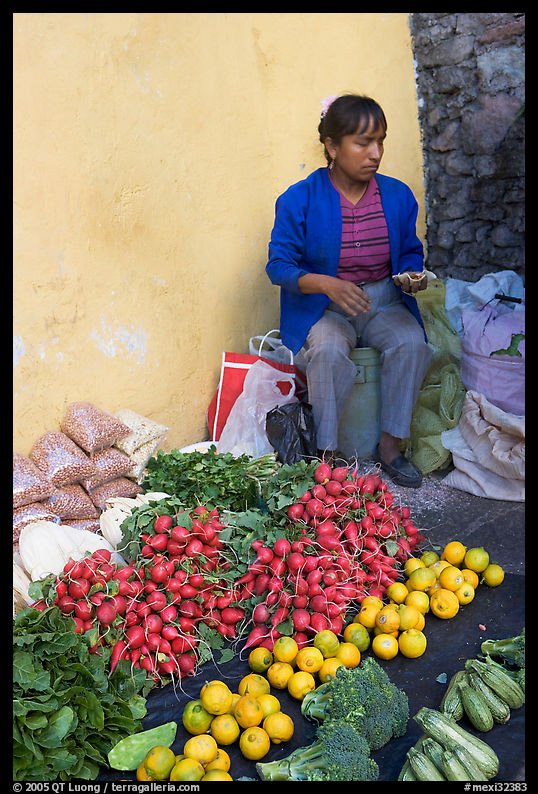 Vegetable street vendor. Guanajuato, Mexico