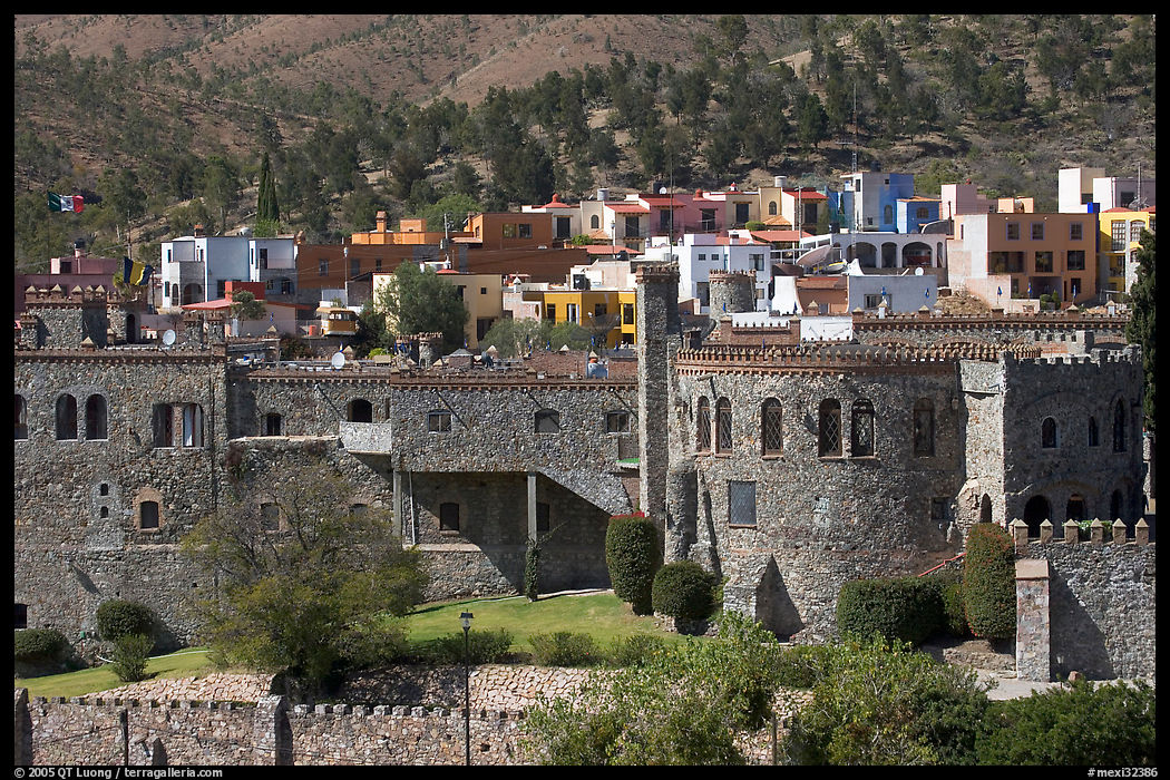 Castle and colorful houses. Guanajuato, Mexico