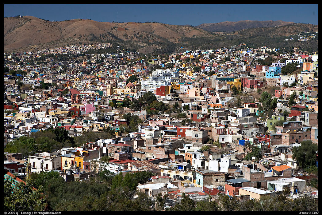 Panoramic view of the city, mid-day. Guanajuato, Mexico
