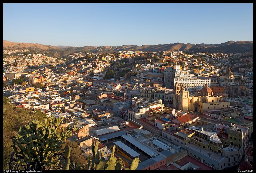 Panoramic view of the historic town center, early morning. Guanajuato, Mexico