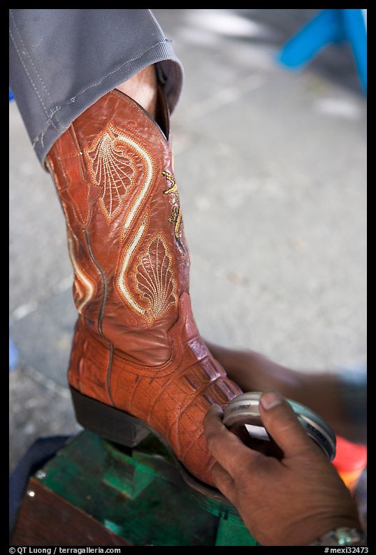 Mexican boot being polished. Guanajuato, Mexico