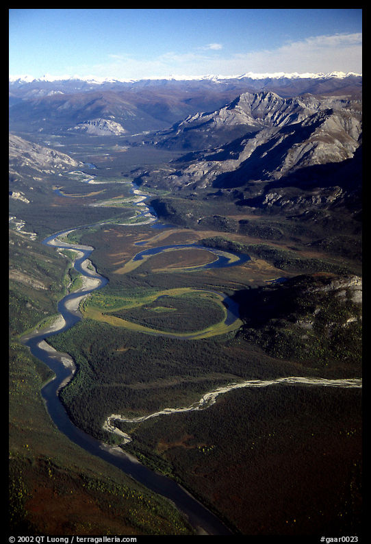 Aerial view of meanders of Alatna river and valley. Gates of the Arctic National Park, Alaska, USA.