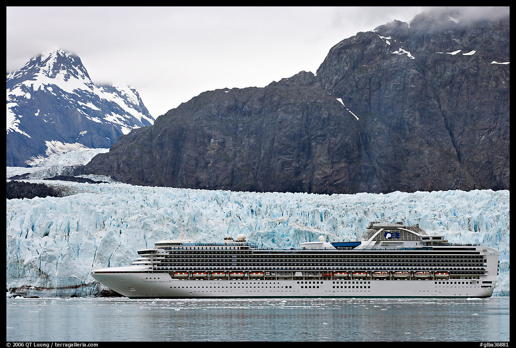 Cruise ship stopping next to Margerie Glacier. Glacier Bay National Park, Alaska, USA.