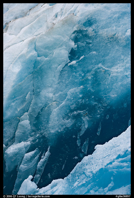 Ice wall detail, Reid Glacier. Glacier Bay National Park, Alaska, USA.