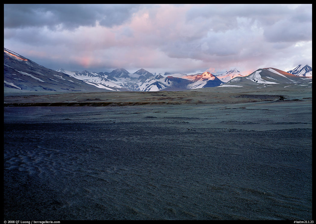 Ash plain, and mountains at sunset, Valley of Ten Thousand smokes. Katmai National Park