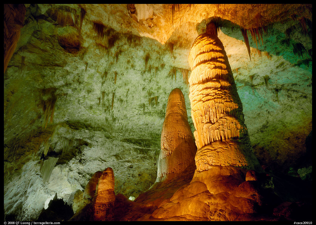 Six-story tall stalagmites in Hall of Giants. Carlsbad Caverns National Park, New Mexico, USA.