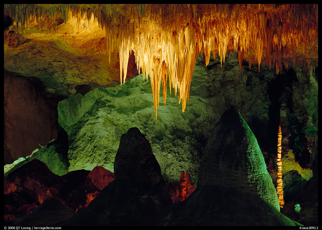 Stalactites in Big Room. Carlsbad Caverns National Park, New Mexico, USA.