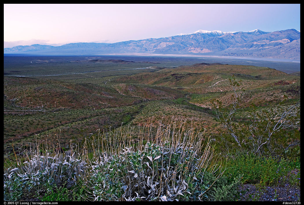 Panamint Valley and Panamint Range, dusk. Death Valley National Park, California, USA.
