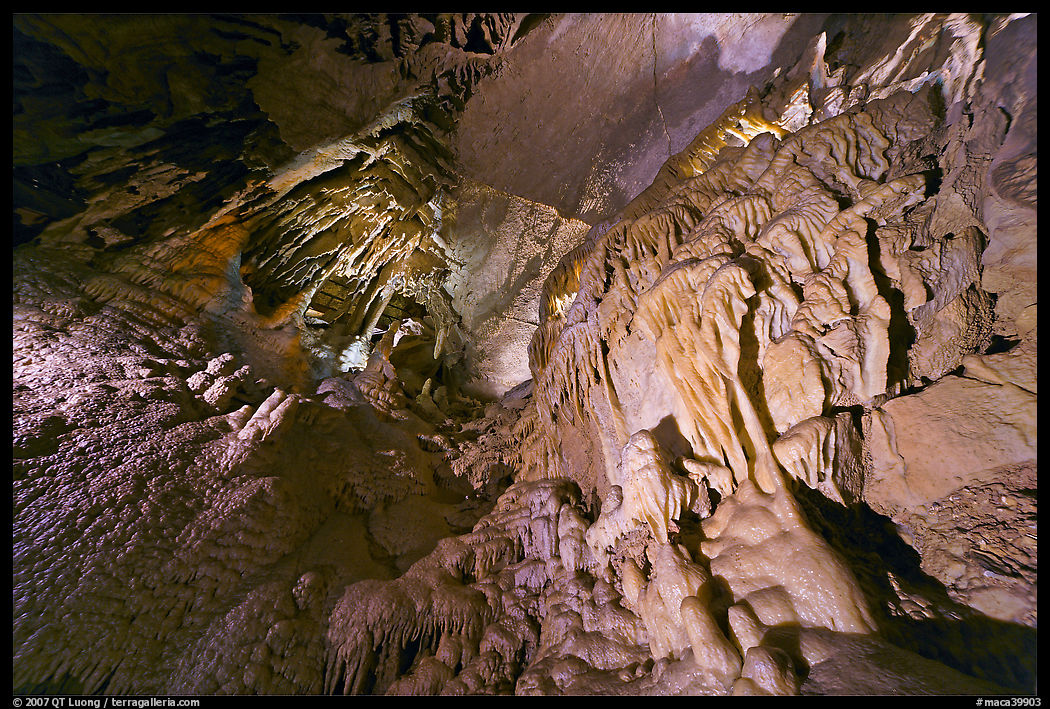 Flowstone, Frozen Niagara. Mammoth Cave National Park, Kentucky, USA.