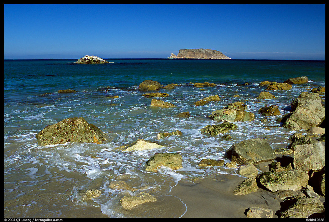 Judge Rock, Prince Island, Cuyler Harbor, mid-day, San Miguel Island. Channel Islands National Park, California, USA.