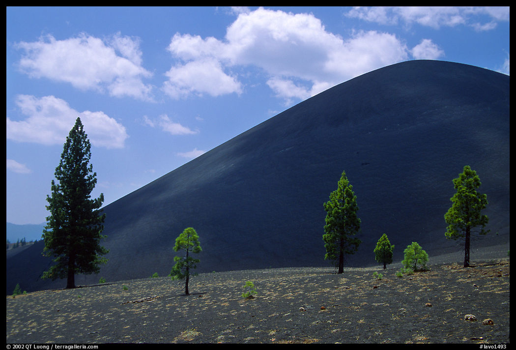 Cinder cone. Lassen Volcanic National Park, California, USA.