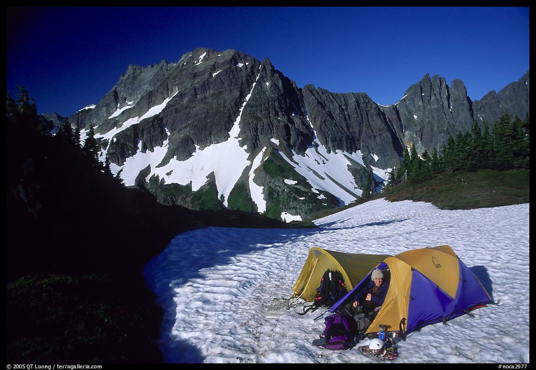 Camping on a neve below Sahale Peak. North Cascades National Park, Washington, USA.