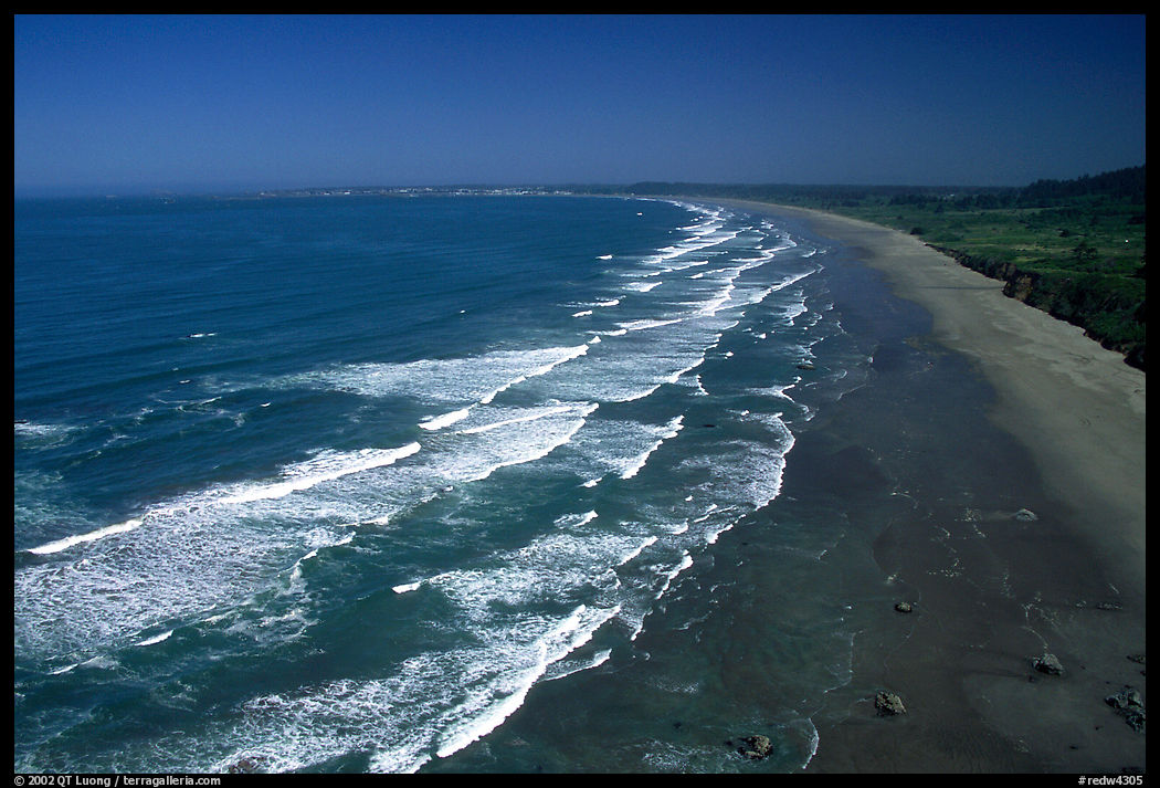 Wawes and Crescent Beach from above. Redwood National Park, California, USA.