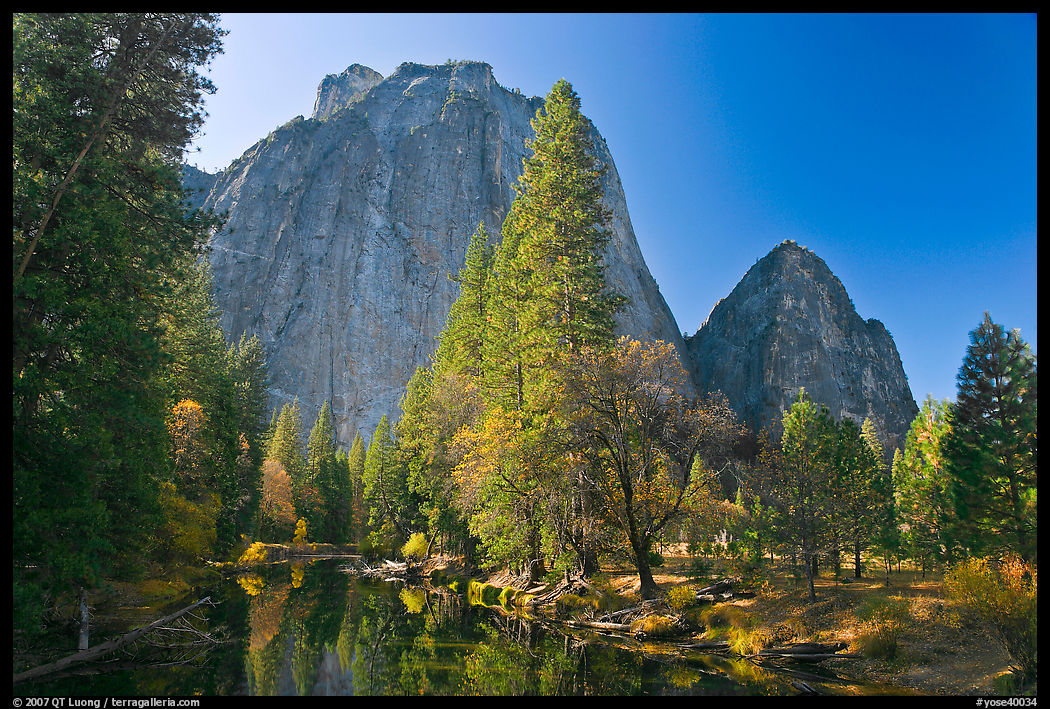 Merced River and Cathedral Rocks in autumn. Yosemite National Park, California, USA.