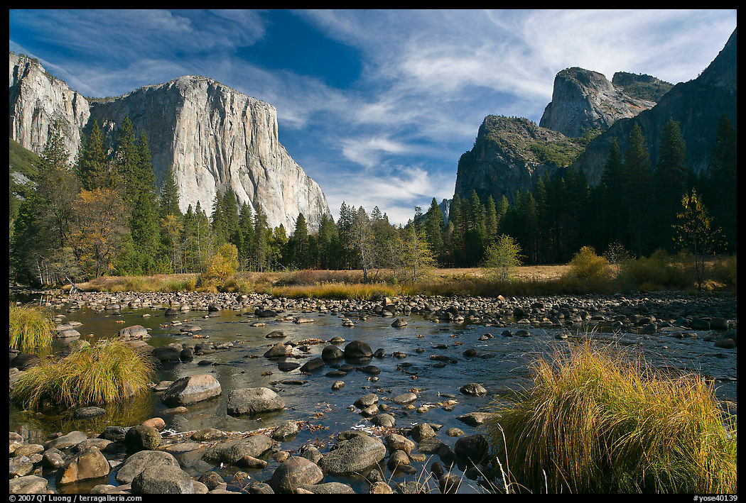 Valley View, autumn morning. Yosemite National Park, California, USA.