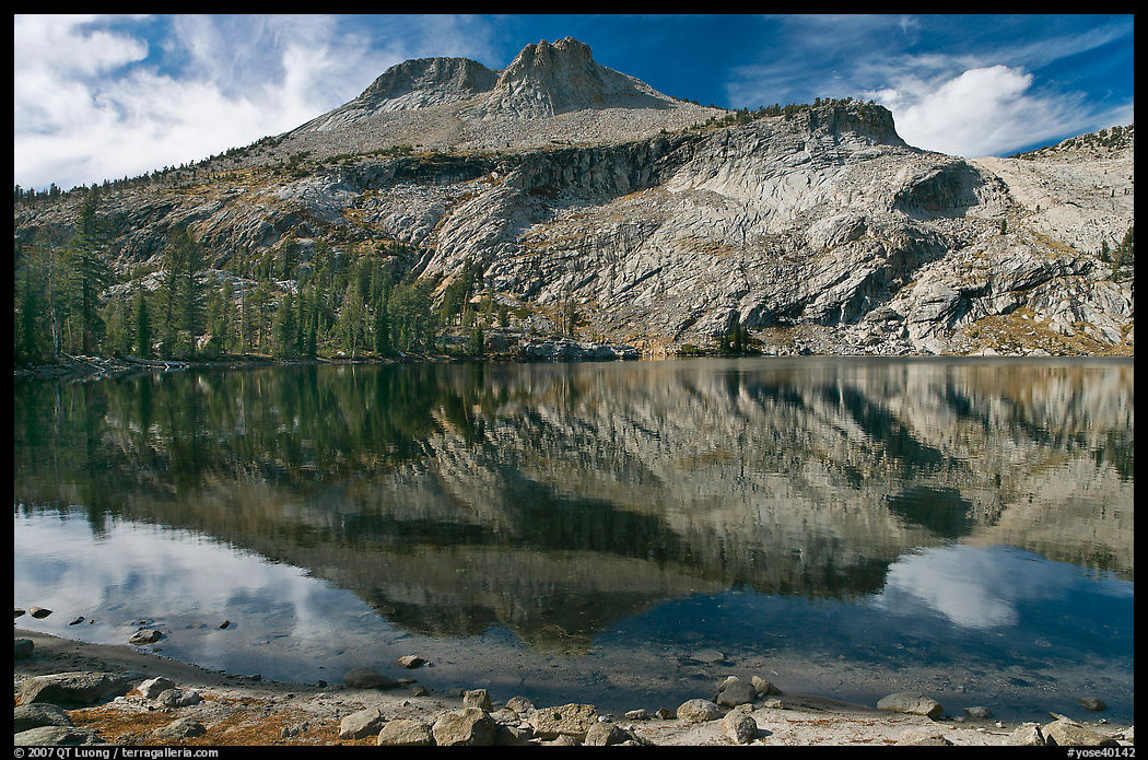 May Lake and Mt Hoffman. Yosemite National Park
