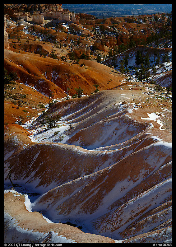 Hill ridges and snow in Bryce Amphitheatre. Bryce Canyon National Park, Utah, USA.