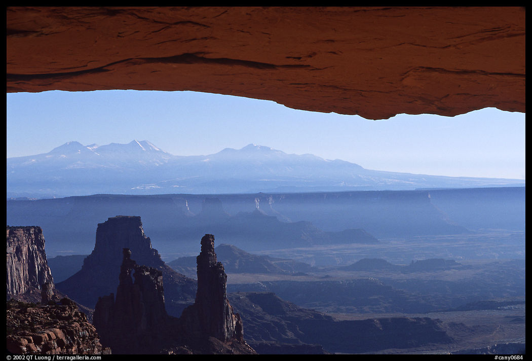 Mesa Arch, pinnacles, La Sal Mountains, early morning, Island in the sky. Canyonlands National Park, Utah, USA.
